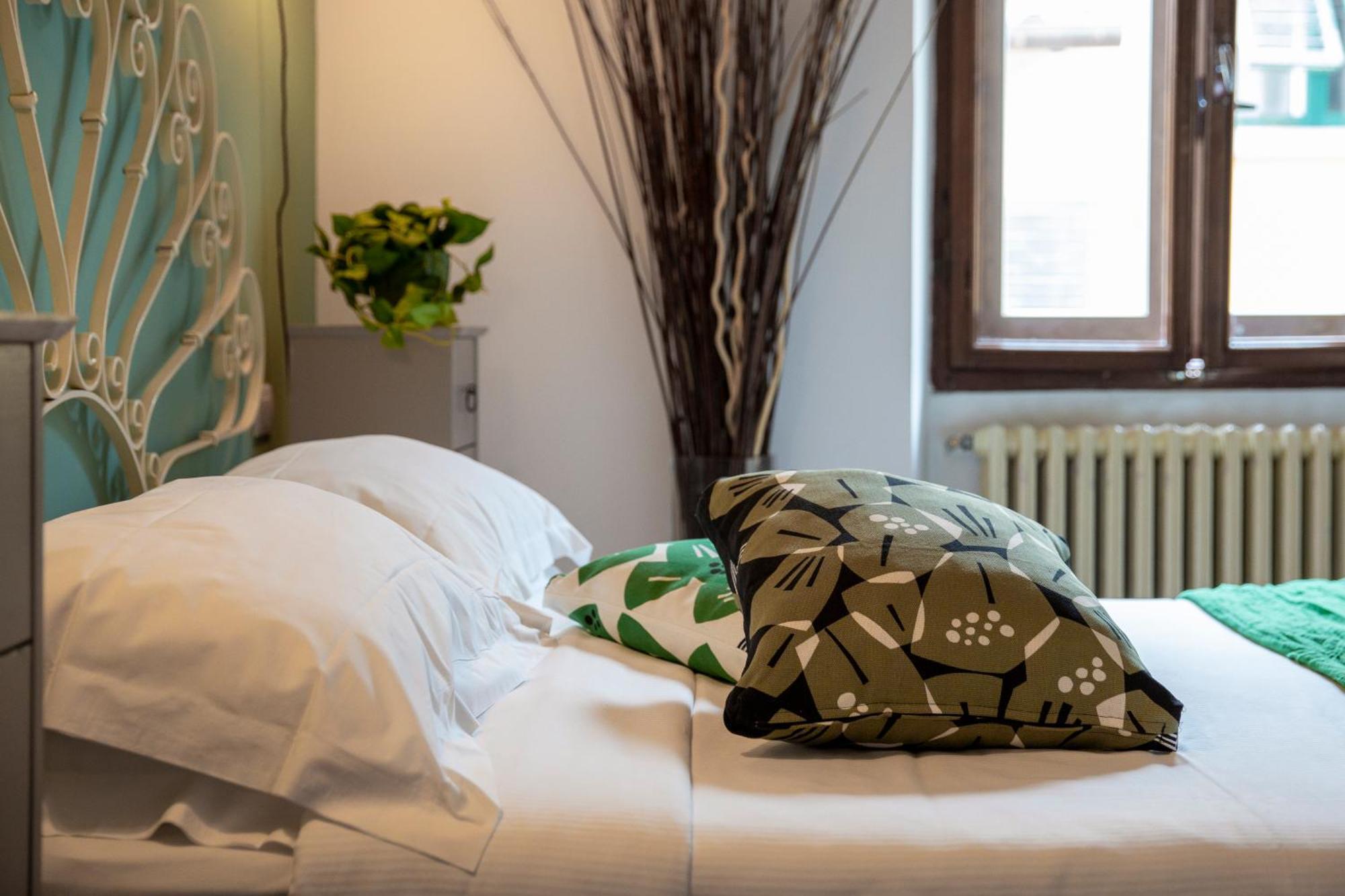 Downtown Colourful Flat Close To The Railway * Florencia