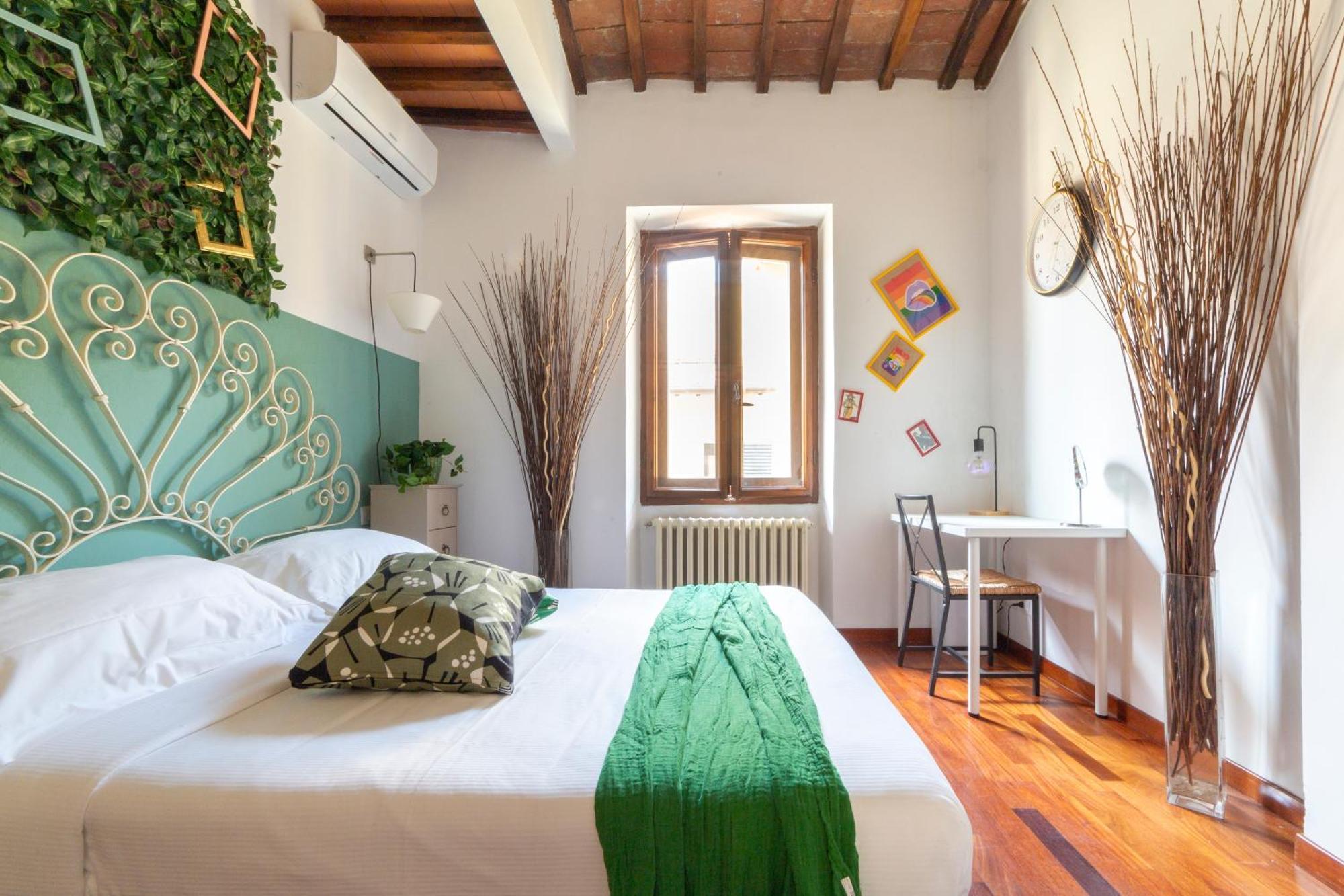 Downtown Colourful Flat Close To The Railway Apartamento Florencia