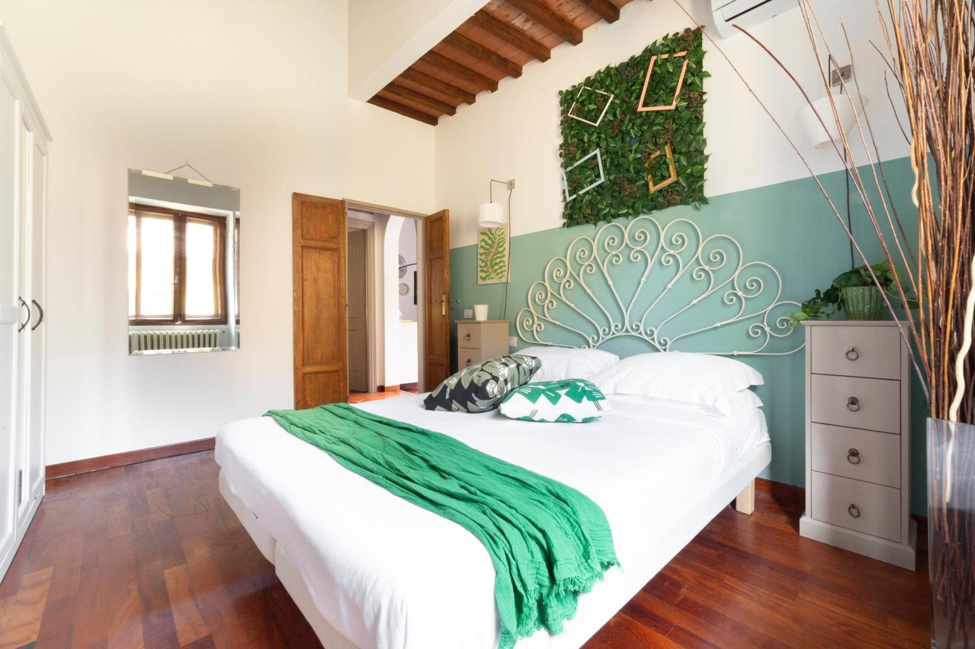 Downtown Colourful Flat Close To The Railway Apartamento Florencia